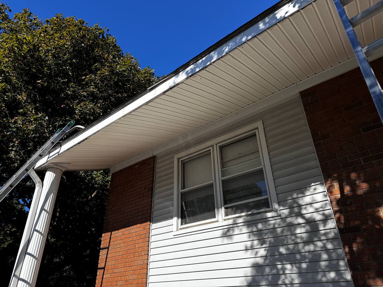 Gutters & soffit detail