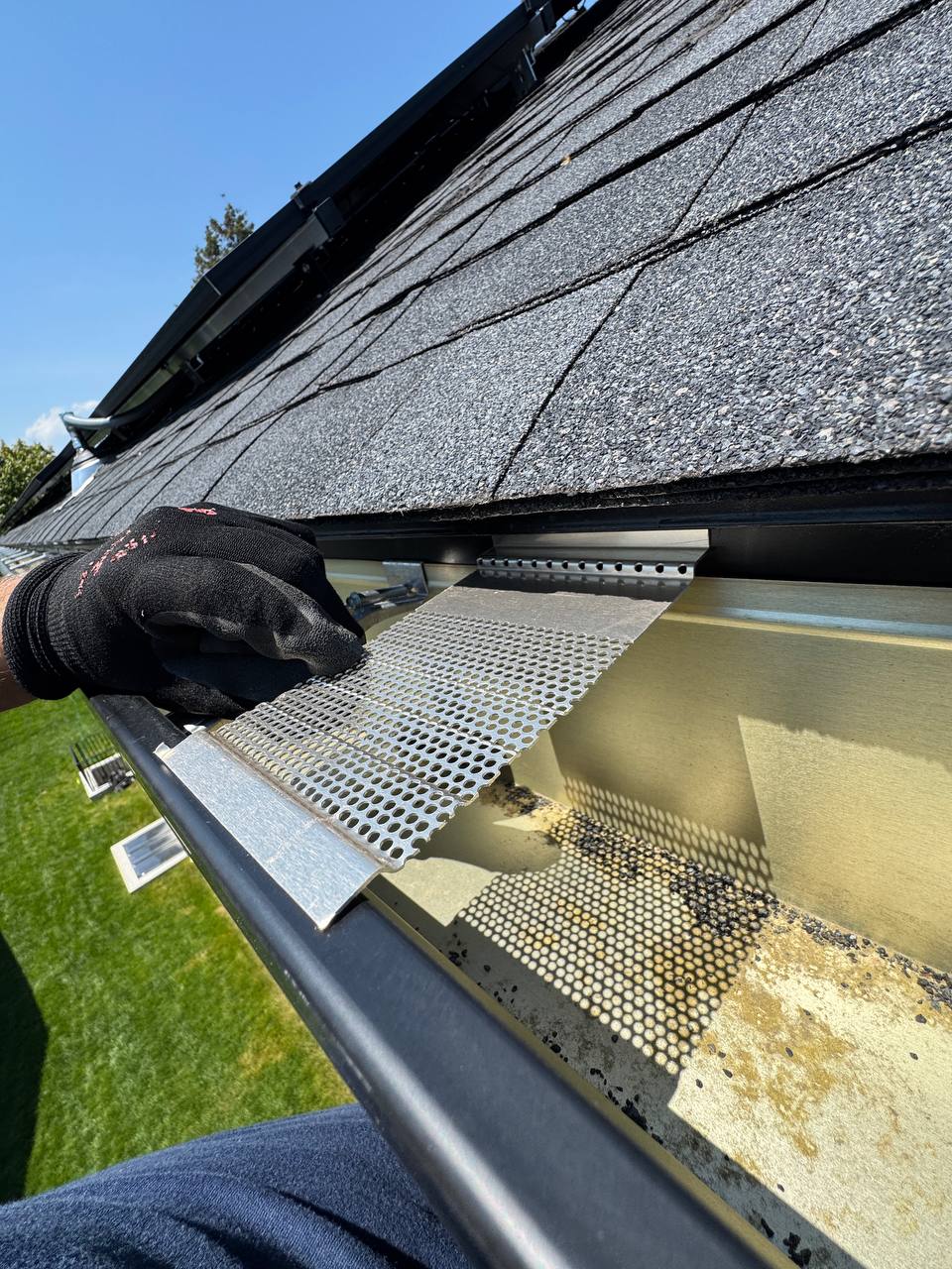 Gutter guard service